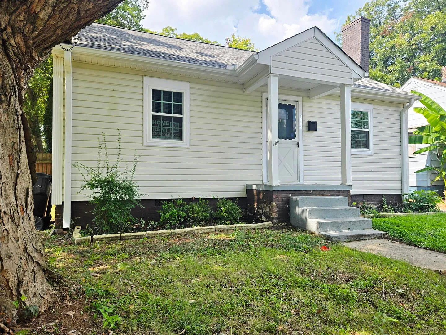 $1195 | 2 Bed | 1 Bath + Bonus Room — Photo 3