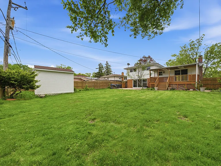 166 W Bradley St — Photo 20