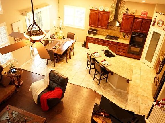 3rd image of 935 Griffith Dr