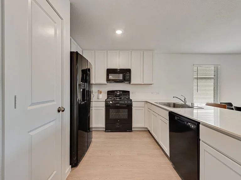 14112 Hammersmith St — Photo 6