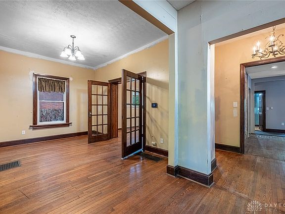 5th image of 162 Lexington Ave