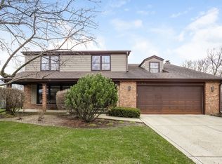 4025 Crestwood Dr, Northbrook, IL