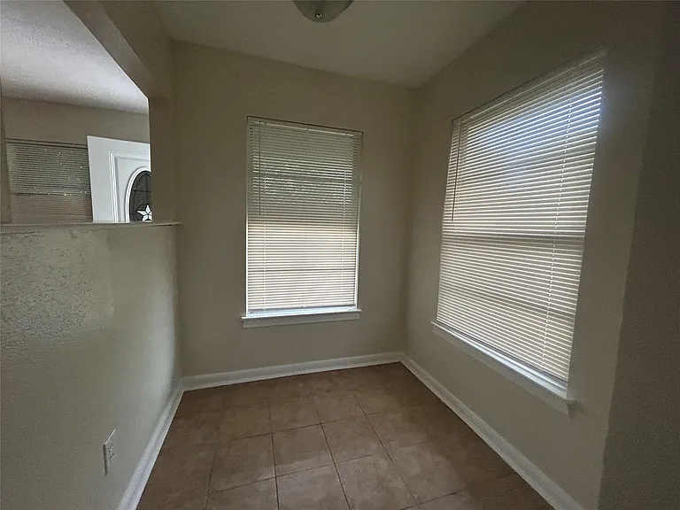 7655 El Rancho St — Photo 4