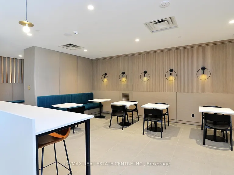 7950 Bathurst St #416 — Photo 8