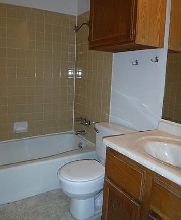 4th image of 1903 E 20th St APT 303