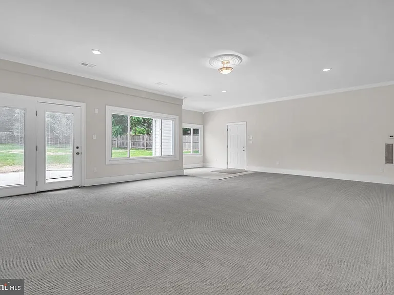 10911 Chandler Rd — Photo 23