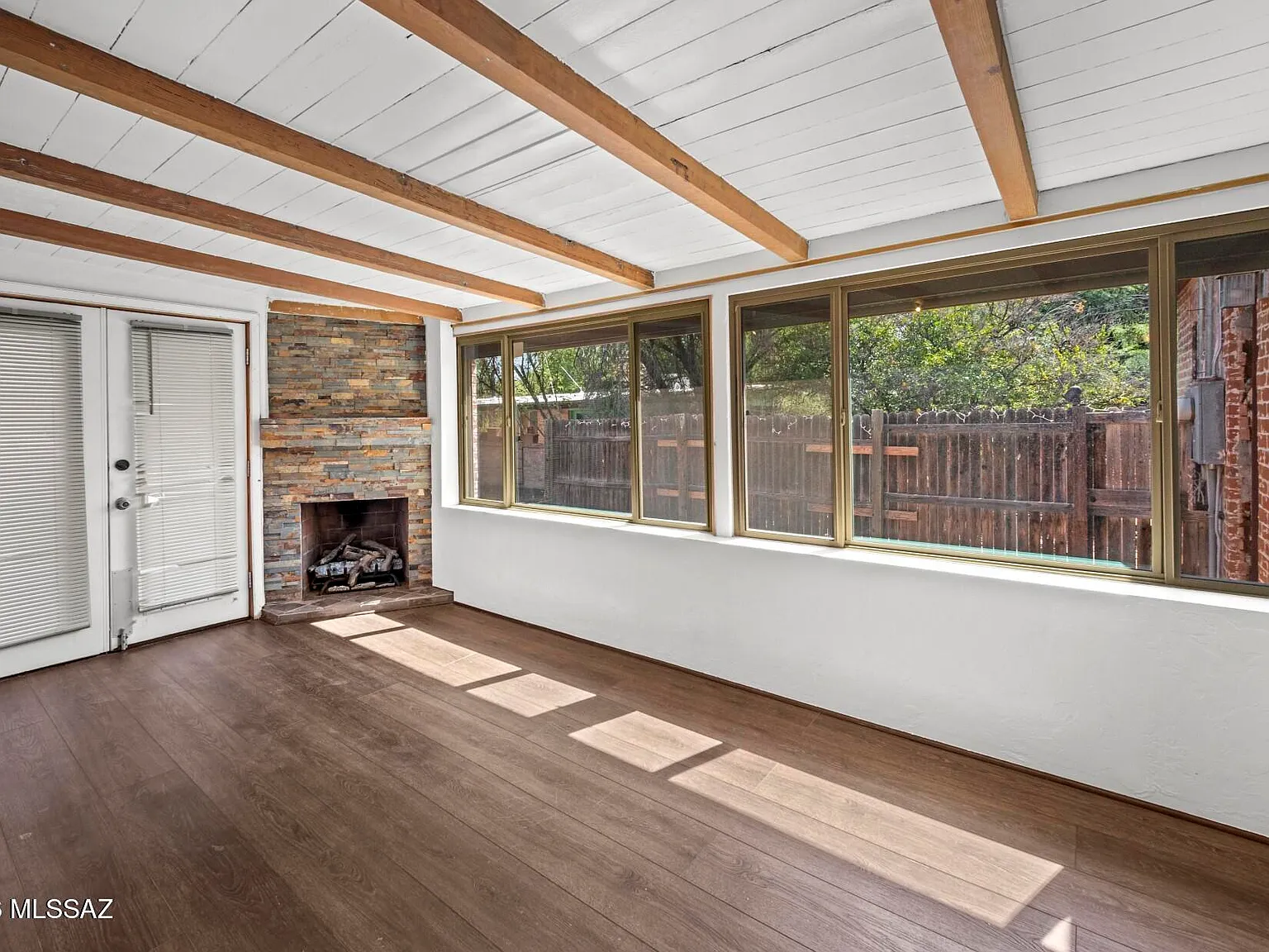1 bed, 1.0 bath, 936 sqft, $1,345 — Photo 3