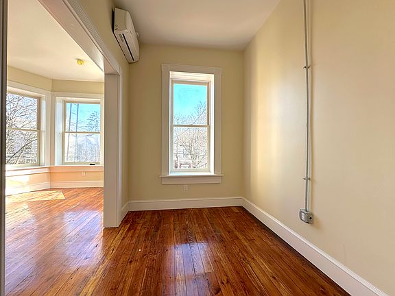 2nd image of 31 Dubois St #5