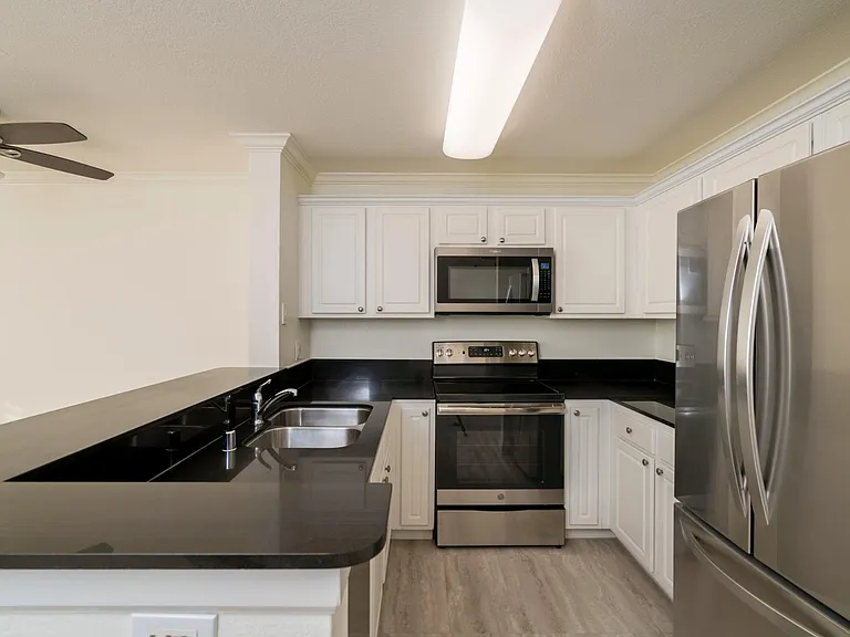3550 Lebon Dr #6425 — Photo 3