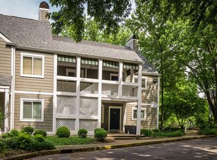 36 Lake Ave, Louisville, KY