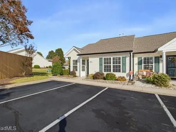 801 Bowen Lake Dr, Kernersville, NC 27284