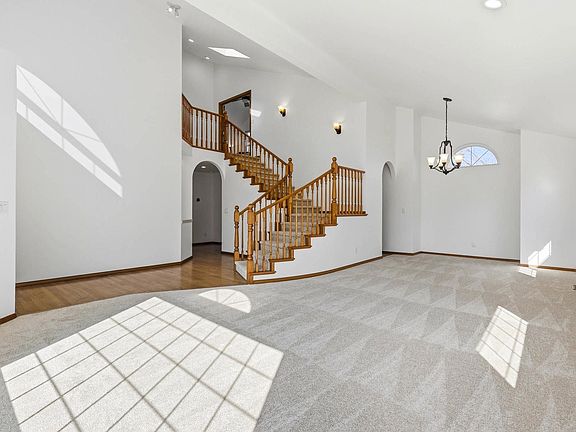 3rd image of 8818 W Grand Ronde Ave