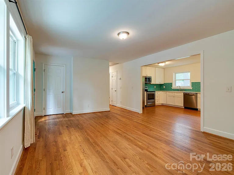 5646 Oak Dr — Photo 6
