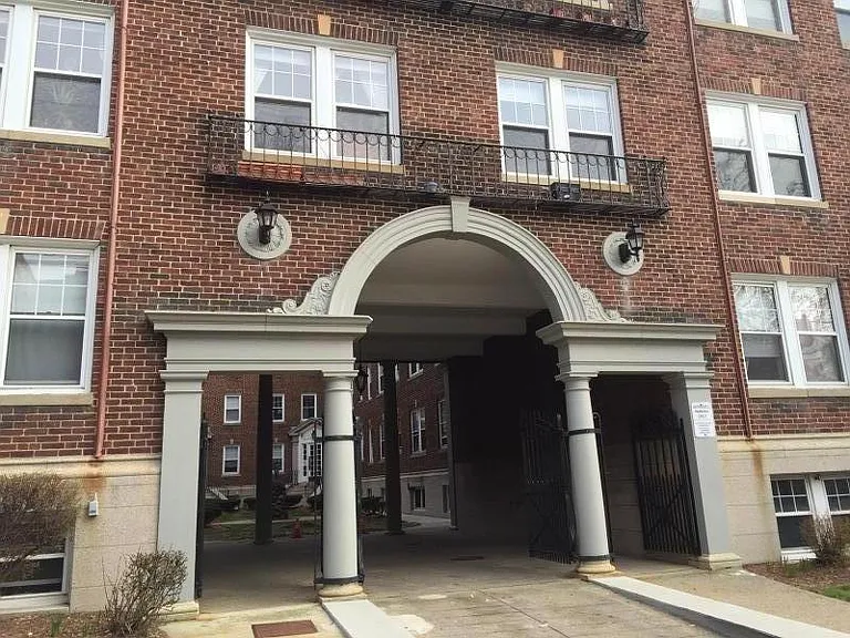 155 Summer St #9R — Photo 7