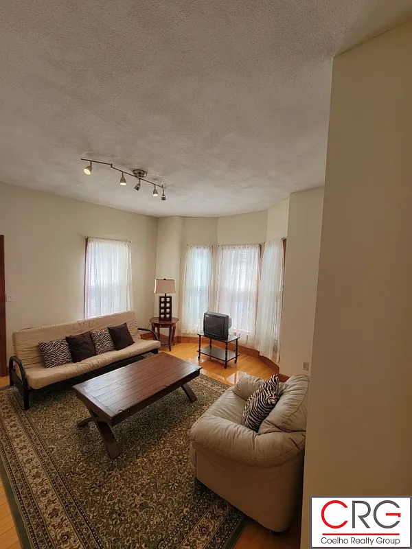 2 bed, 800 sqft, $2,800 — Photo 4