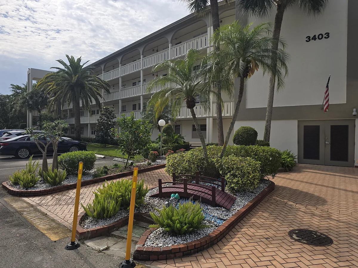 Building Photo - 3403 Bimini Ln #F1
