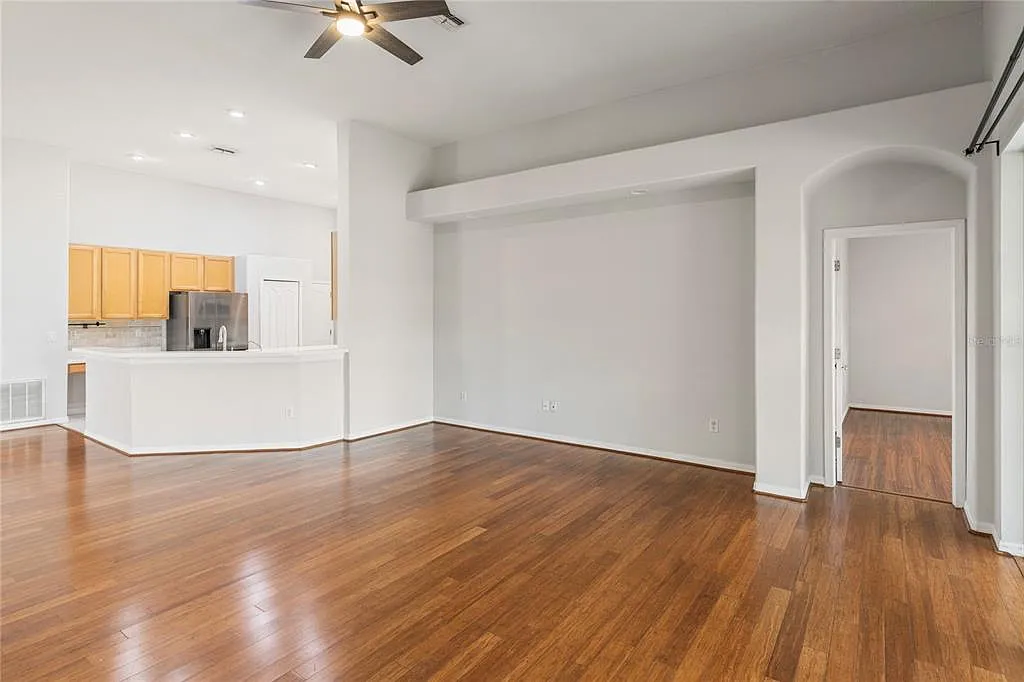 4 bed, 3.0 bath, 2162 sqft, $2,895 — Photo 3
