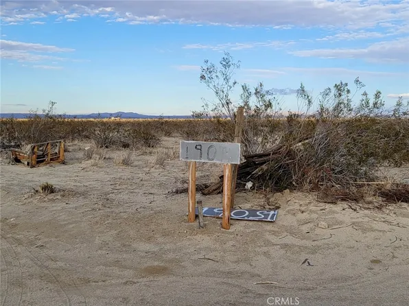 190 Saint Laurent Pl #T4, Palmdale, CA 93552