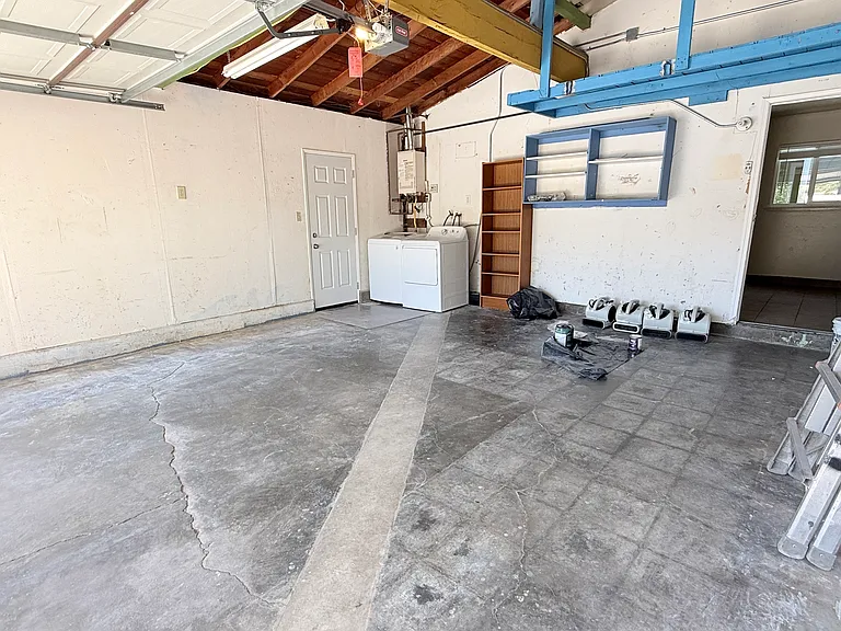 550 Highland Dr — Photo 24