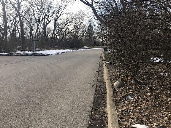 5th image of 48 Lincolnshire Dr