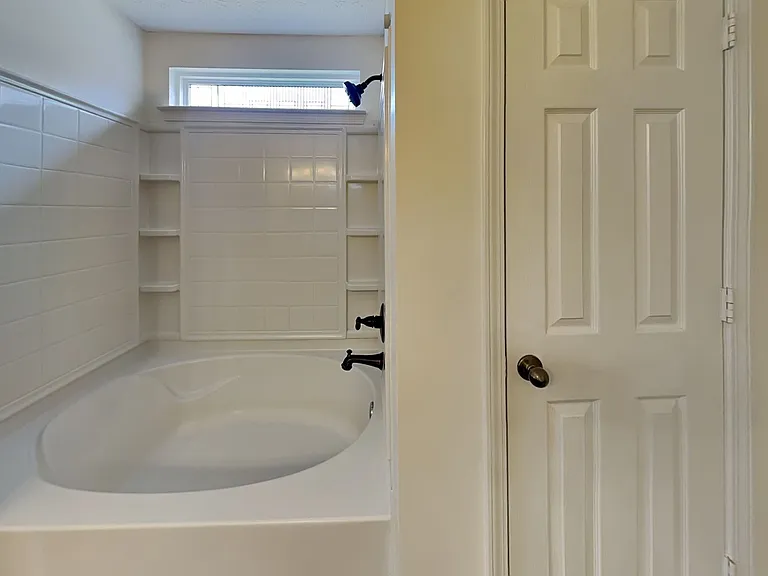2641 Farmstead Ct — Photo 12