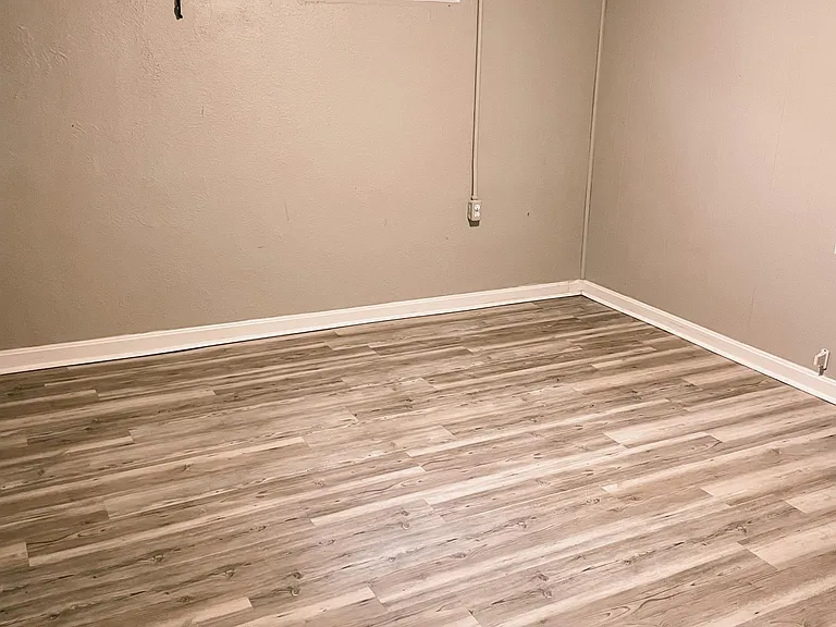7808 Cecilia Way — Photo 10