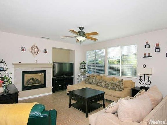 2nd image of 3412 Beretania Way
