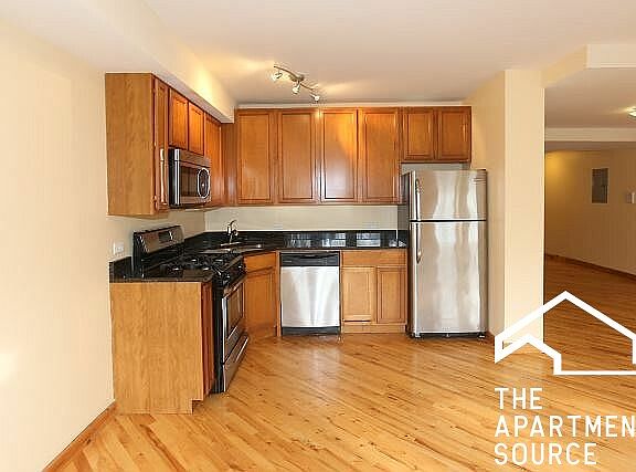 2nd image of 1118 E Hyde Park Blvd #221N1S