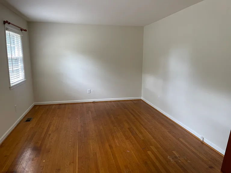 1238 12th St NE — Photo 7