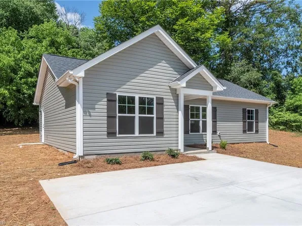 1878 Gyro Dr, Winston Salem, NC 27127