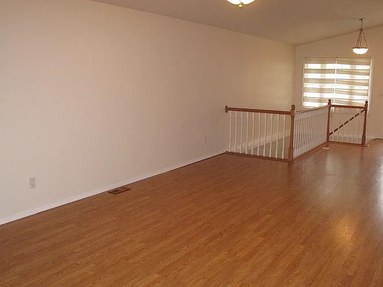 1107 Lockenvitz Ln — Photo 7