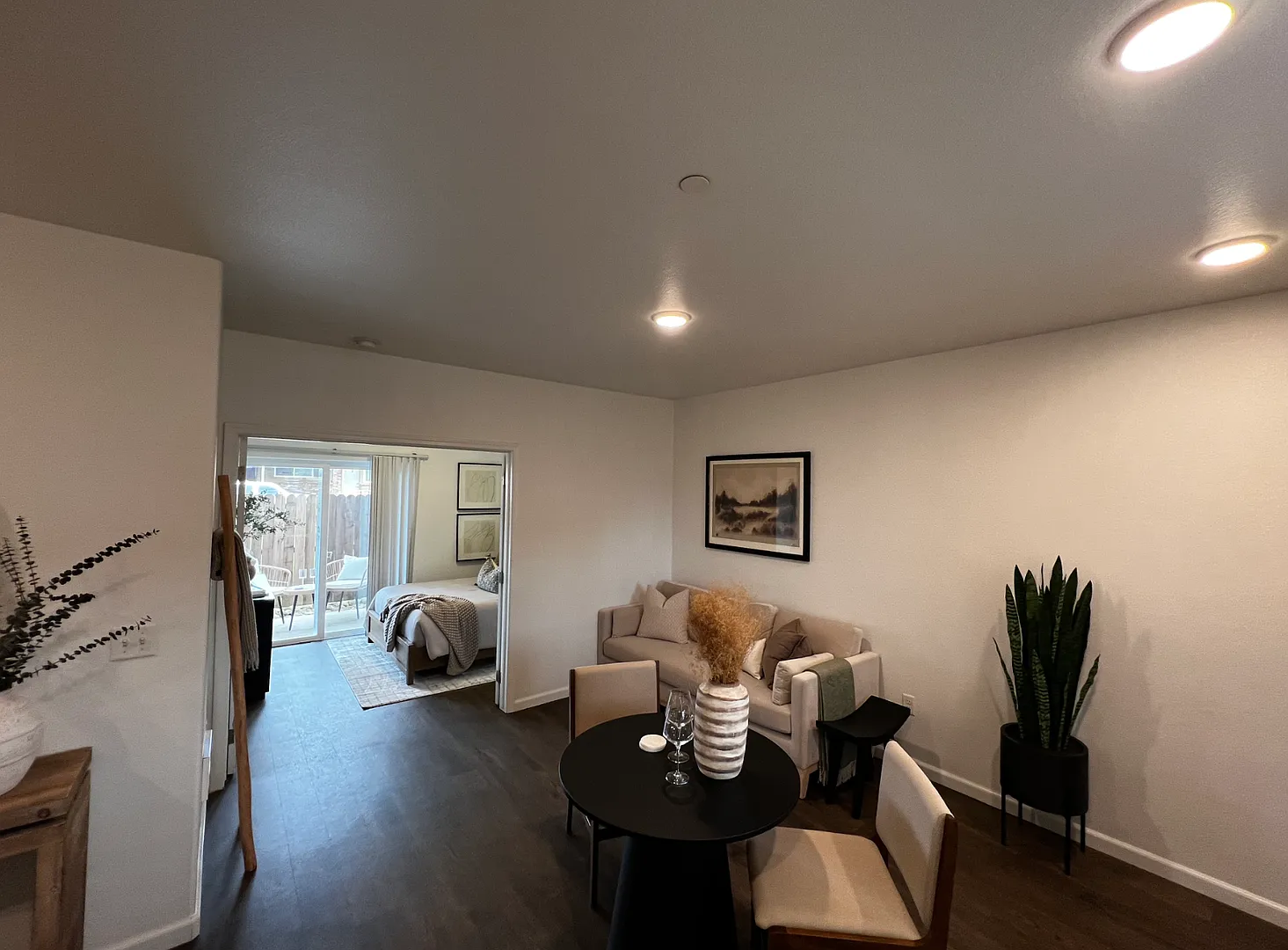 Pioneer - South — Photo 3