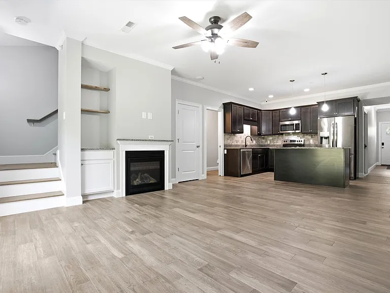 34 Callaway Dr #4 — Photo 8