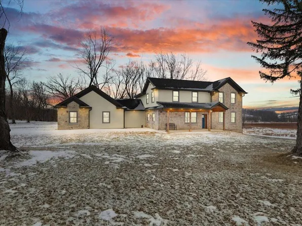 W3940 Campbell DRIVE, Campbellsport, WI 53010