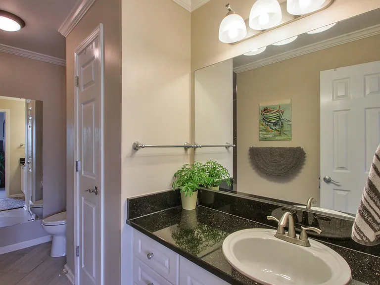 2065 Stokes Ln — Photo 11