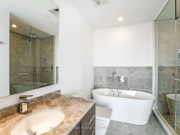 488 University Ave #2302 — Photo 26