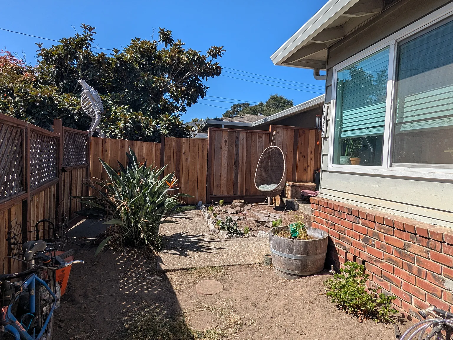 3 bed, 1058 sqft, $3,800 — Photo 3
