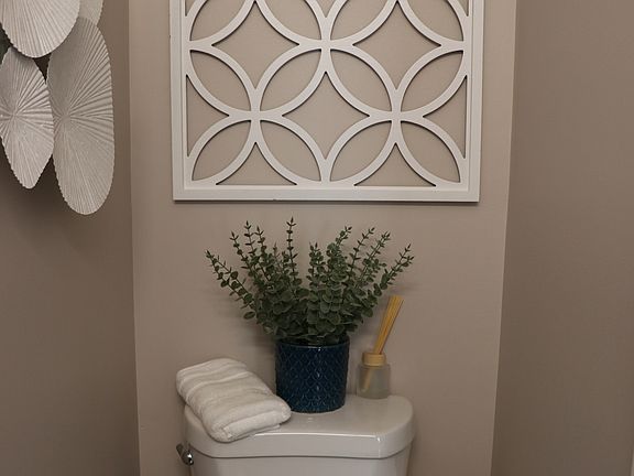 Downstairs 1/2 bath