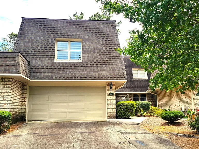 102 Wimbledon Dr — Photo 2