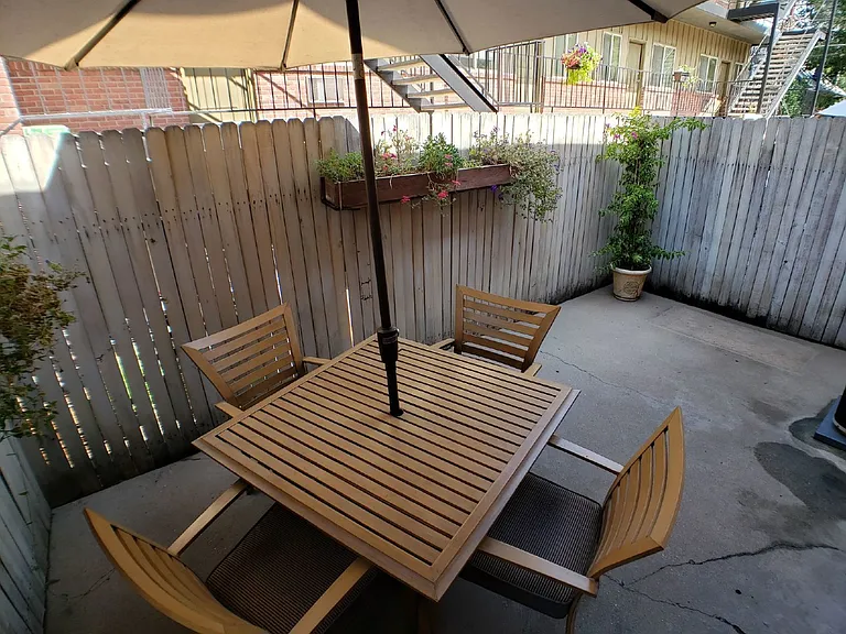 1048 Josephine St #B — Photo 27