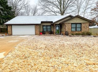 1207 NW 11th St, Bentonville, AR 72712