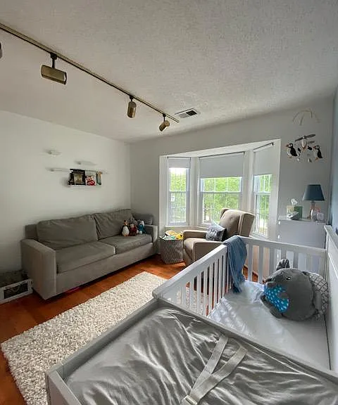 360 Hadleigh Ln — Photo 20