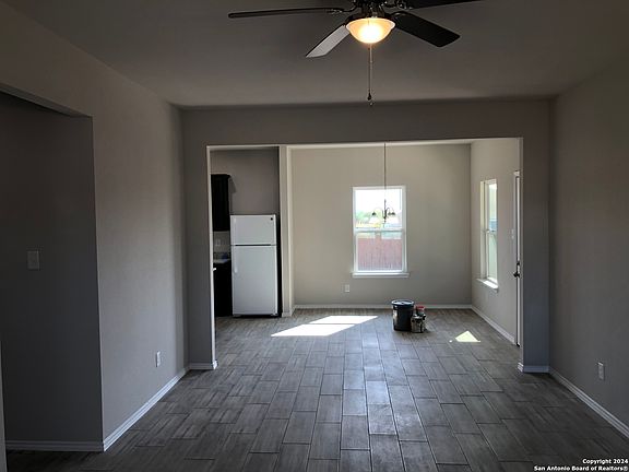 3rd image of 705 S Butler