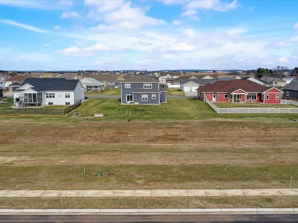 2013 Mulberry St #114, Sauk City, WI 53583