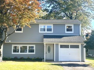 22 N Oak Ave, Iselin, NJ 08830