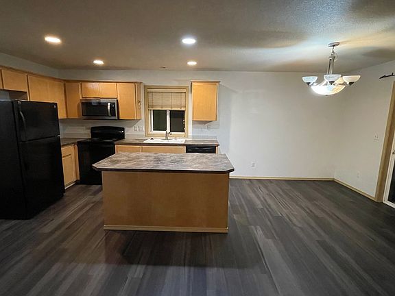 4th image of 3020 NE 87th Cir