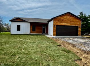 780 Northern Acres Dr, Ladoga, IN