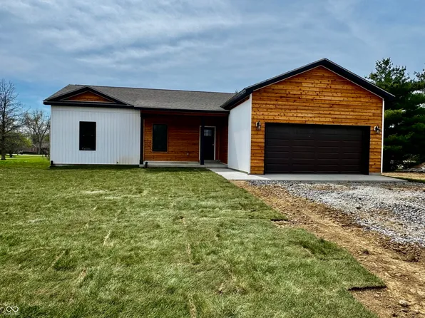 780 Northern Acres Dr, Ladoga, IN 47954