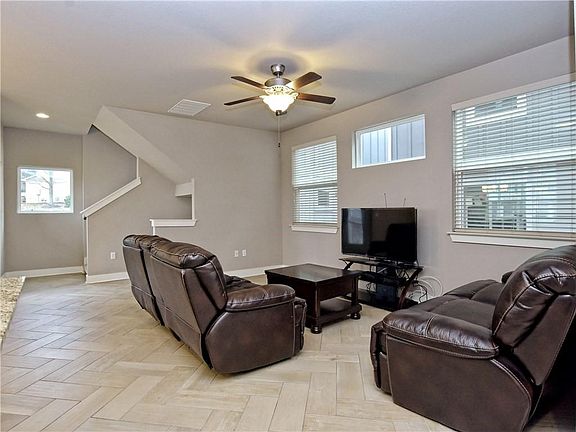 5th image of 1911 Warely Ln #293