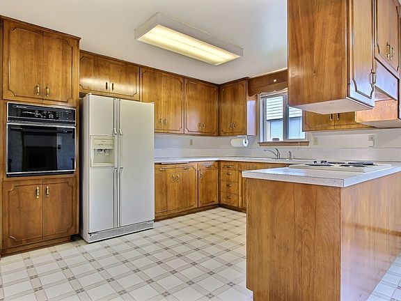5th image of 6489 S Sheridan Ave